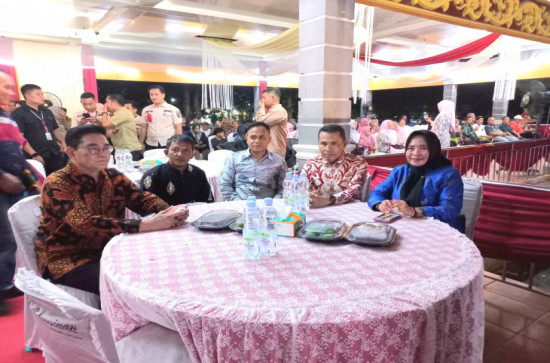 Wakili Pj Bupati Kampar, Plt Kadiskominfo Arizon Hadiri HPN 2024 Tingkat Provinsi Riau di Taluk Kuantan. 