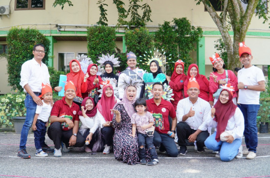 Masih Suasana dan Semarak HUT RI ke 79, DLH Kampar Adakan Berbagai Lomba Permainan Rakyat dan Fashion Show 