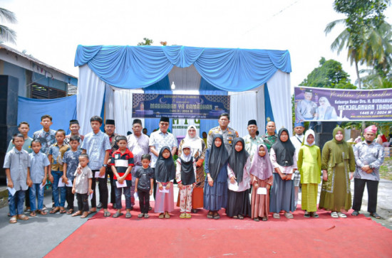 Sambut Bulan Ramadhan, Masyarakat Pulau Belimbing, Kuok Lakukan Tradisi Makan Bakela Serta Berbagai Lomba.