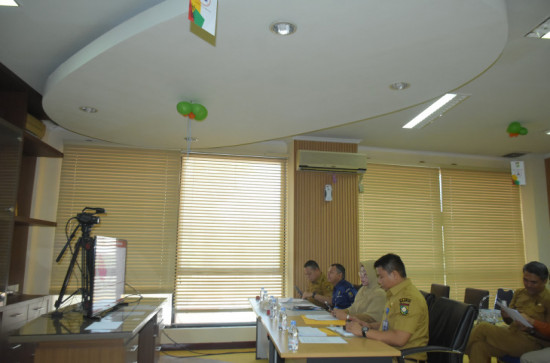 Pj Sekda Kampar Ramlah Ikuti Rapat Monitoring dan Evaluasi MCP dan SPI Bersama KPK RI Secara Daring. 