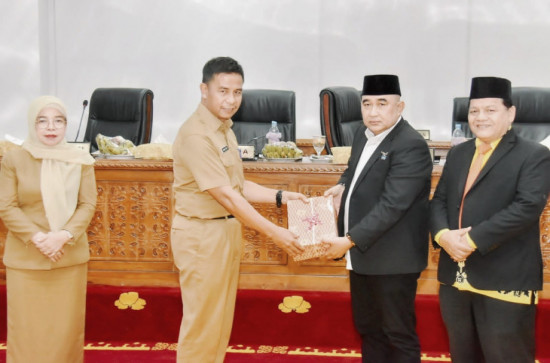 Paripurna DPRD, Plh. Sekda Kampar Sampaikan LKPJ Tahun Anggaran 2023.