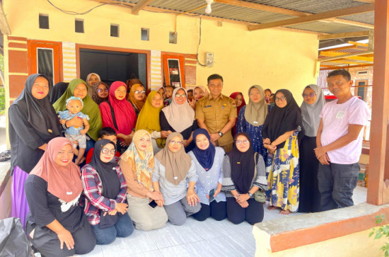 Tinjau UMKM Di Desa Pancuran Gading, Pj Sekda Kampar Komitmen untuk terus membina dan Mengembangkan Usaha Ekonomi Masyarakat terutama Usaha Kecil.