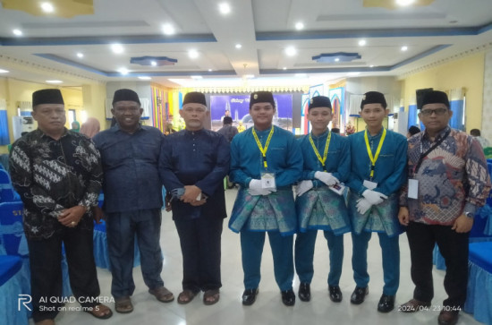 Berikan Dukungan Moril, Ketua LPTQ Kampar Saksikan Langsung Lomba Cabang Syarhil Qur'an Putra Yang Tampil Memukau. 