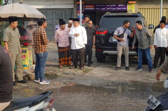 Pj. Bupati Kampar : “Insya Allah Sebelun Idul Fitri, Kerusakan Jalan Tuah Karya Selesai” 