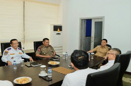 Pj Bupati Kampar Minta PT. HK Mempekerjakan Tenaga Lokal  Baik Dibagian Lapangan Maupun Bidang Manajemen 