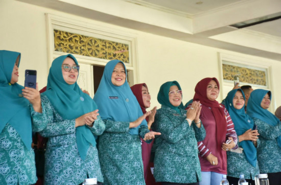 Pj. Ketua TP PKK Kab. Kampar Hadiri Pembukaan Jambore PKK Prov. Riau Di Pekanbaru