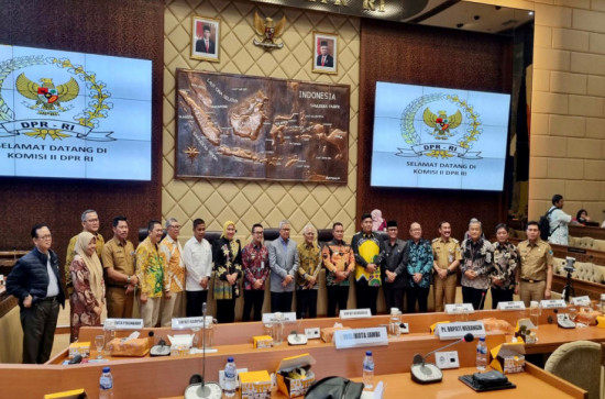 Hadiri Rapat Panja Bersama Komisi II DPR RI, Pj Sekda Kampar: Semoga Ini Dapat Mendorong Percepatan Kemajuan Daerah.