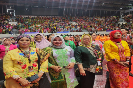 Peringatan Hari Kebaya Nasional Tahun 2024 Di Jakarta, Ketua GOW Kab. Kampar : Kebaya Jati Diri Wanita Indonesia Warisan Leluhur. 