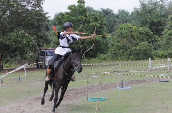 Sukses, Siswa SMP Tahfiz Al Karim Wakili Riau Pada PON XXI Sumut-Aceh 2024 Melalui Pordasi Kampar. 