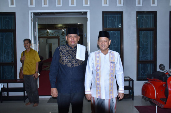Tabligh Akbar Kampar Expo 2024, Pemkab Kampar Sambut Kedatangan Ustad Irfan Yusuf (Rahul) Di Rumah Dinas Bupati Kampar. 