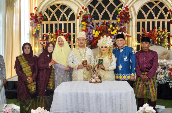 Pj Bupati Kampar Saksi Nikah Raihana Fitriah.Hambali : “Semoga menjadi keluarga, Sakinah, mawaddah Warahmah”