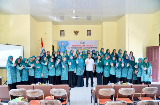 Ketua TP PKK Kabupaten Kampar Ricana Hambali Tegaskan Peran Aktif Kader PKK Penunjang Kesejahteraan Masyarakat.