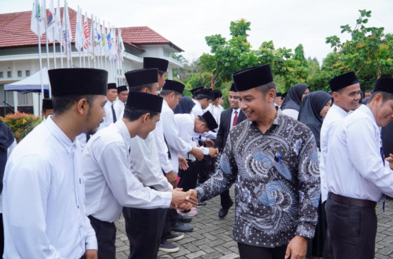 268 Anggota PPS Resmi Dilantik, Pj Sekda Kampar Ingatkan Jaga Integritas dan Wujudkan Pilkada Yang  Jujur, Adil, efektif dan Transparan.