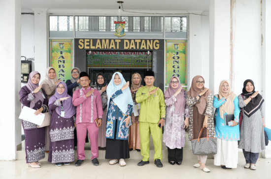 Pj Ketua TP PKK Kabupaten Kampar Ricana Djayanti Pimpin Langsung Rapat Persiapan Kunjungan Ketua TP PKK Riau ke Kampar. 