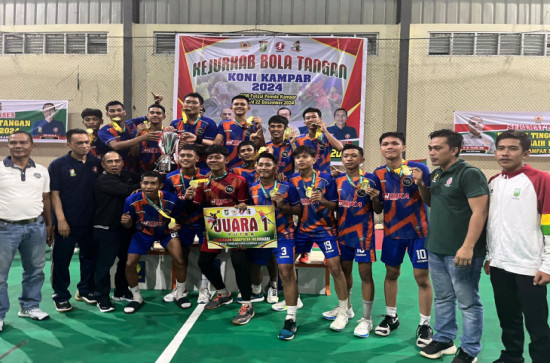 Kejurkab Bola Tangan Kampar Perdana Sukses Digelar, Kuok HC Raih Juara Pertama. 