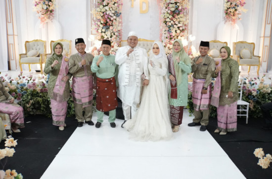 Pj Bupati Kampar Menjadi Saksi Pernikahan Fitri Ramadhani Puteri Camat Tambang.