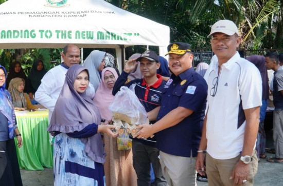 Kosisten Tekan Kenaikan Inflasi, Pemkab Kampar gencar laksanakan Operasi Pasar .
