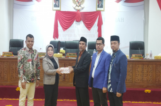 Wakili Pj. Bupati Kampar, Pj. Sekda Kampar  Sampaikan Ranperda APBD Kab Kampar TA. 2025