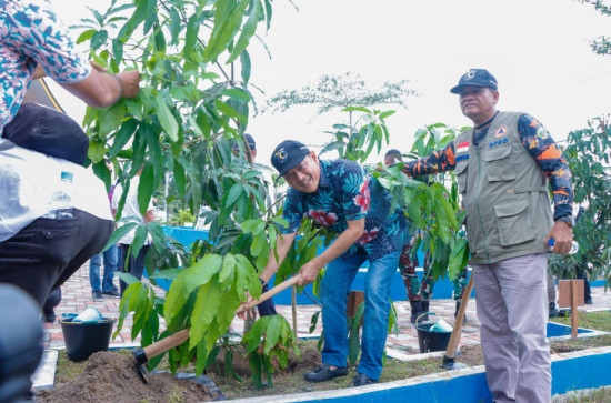 Hadiri pada Festival Bakuok Bersih 2024 Pj Bupati Kampar Pinta Jaga Kebersihan dan Lestarikan Lingkungan. 