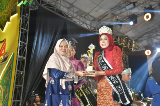 Pj Ketua TP-PKK Kabupaten Kampar Buka Grand Final Bujang Dara 2024. 