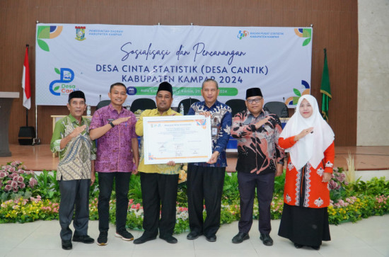 Wakili Pj Bupati Kampar, Suhermi Asisten II Buka Secara Resmi Sosialisasi dan Pencanangan Desa Cinta Statistik (Desa Cantik) Kabupaten Kampar Tahun 2024. 