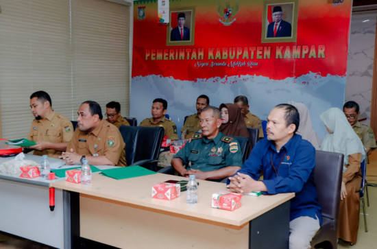Zoom Meeting Bersama Kemendagri Terkait Inflasi, Suhermi : Pemkab Kampar Terus Lakukan Upaya Pengendalian Inflasi Daerah. 