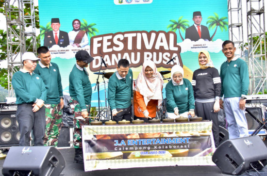 Pj. Bupati Kampar, Buka Acara Festival Danau Rusa Di XIII Koto Kampar. 