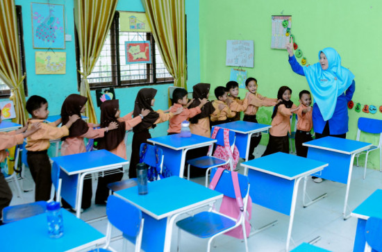 Ricana Hambali Monev MPLS Transisi Paud Ke SD Yang Menyenangkan Di SDN 005 Naga Beralih. 