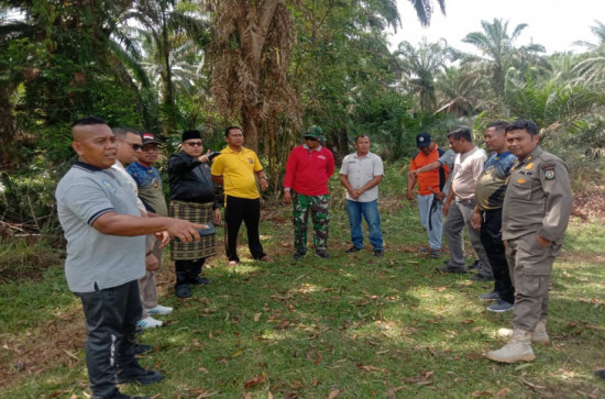 Camat XIII Koto Kampar Cek Kesiapan HUT RI ke-80, Desa Ranah Sungkai Jadi Tuan Rumah