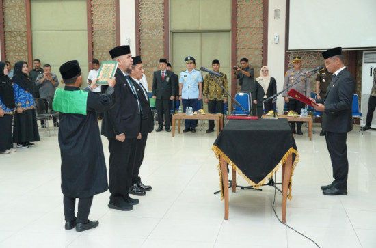 Bupati Kampar Ahmad Yuzar Lantik 29 Pejabat Tinggi Pratama Dan Administrator