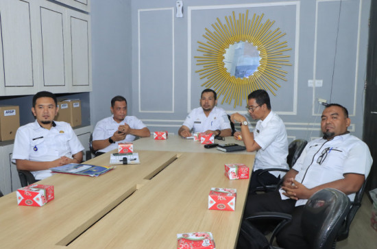 Asisten I Setda Kampar Pimpin Zoom Meeting Sosialisasi Penilaian Kinerja Inspektur Daerah. 