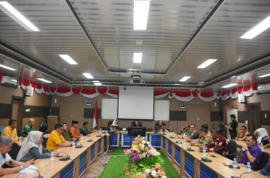 Awal Tahun 2025, Usai Apel Gabungan, Pj Bupati Kampar Pimpin Rapat Bersama Kepala OPD dan Camat Se-Kabupaten Kampar. 