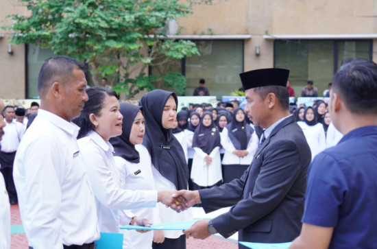 Sebanyak 2.868 CPNS dan P3K Resmi Di Lantik, Bupati Kampar H. Ahmad Yuzar Berpesan Bekerjalah Tulus, Ikhlas Mengabdi Untuk Masyarakat.