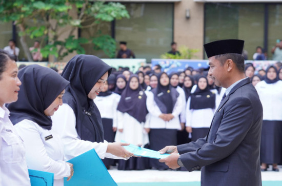 Usai Serahkan SK, Bupati Kampar Hampiri CPNS dan PPPK Kabupaten Kampar. 