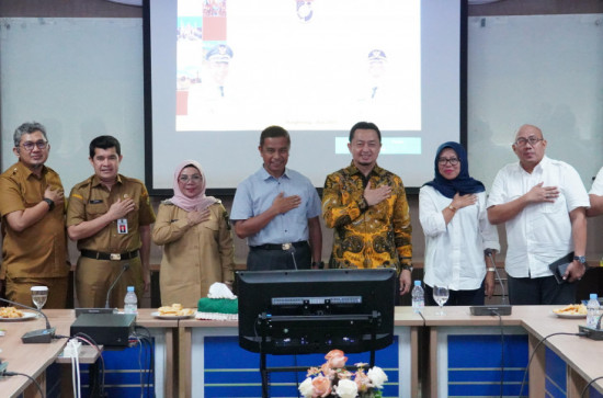 Bupati Kampar Ahmad Yuzar Gelar Pertemuan Strategis dengan Anggota Komisi V DPR RI dan Balai Kementerian PUPR.