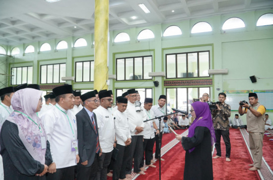Wabup Kampar Misharti Resmi Kukuhkan Majlis Dzikir Kampar di Hati Masa Bhakti 2025–2030. 