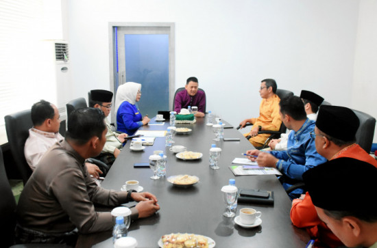 Pj Bupati Kampar Pimpin Rapat Pelaksanaan Percepatan APBD Tahun 2025