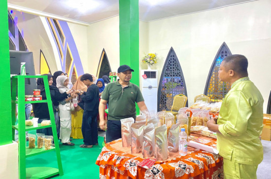 Plt. Asisten I Setda Kampar, Sambangi Astaka Utama MTQ Tingkat Prov. Riau Dan Stand Kab. Kampar