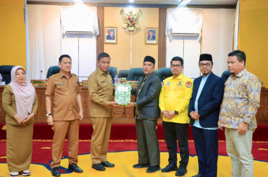 Bupati Kampar Ahmad Yuzar, S.Sos, MT Sampaikan Rancangan KUA dan PPAS Tahun Anggaran 2026.