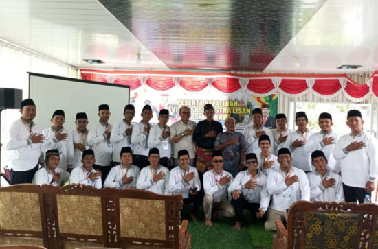 Arfis Lindra ; Basiacuong Sastra Lisan yang Harus di Budayakan 