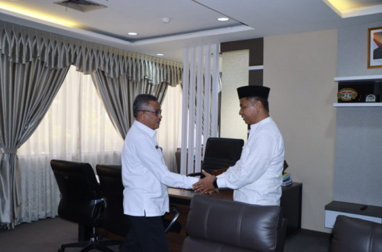 Usai Lepas Jamaah Calon Haji, Bupati Kampar Lakukan Silaturrahmi Dengan Pemko Batam. 