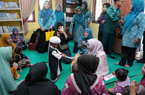 Tingkatkan Pengetahuan Dan Kinerja Kader PKK, Ketua TP PKK Provinsi Riau Bersama Ketua TP PKK Kab. Kampar Laksanakan Temu Kader PKK