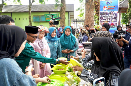 Promosikan Kuliner Ikan Patin Dan Tingkatkan Konsumsi Ikan, Pemerintah Desa Buluh Cina Adakan Lomba Memasak Ikan Patin