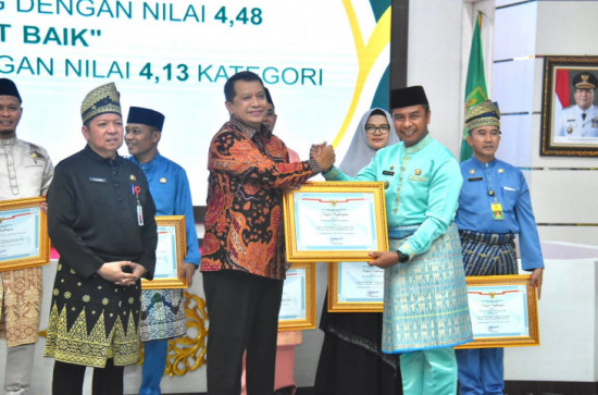 Terima Penghargaan PEKPPP Dari Kemenpan RB, Bupati Kampar H. Ahmad Yuzar Pastikan Selalu memberikan Pelayanan Publik Yang Bermutu, Cepat serta Melayani Dengan Hati.