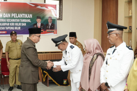 Bupati Kampar Resmi Lantik Tiga Penjabat Kepala Desa: Pulau Permai, Mentulik, dan Sekijang