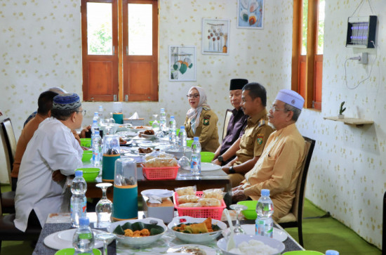 Bupati dan Wakil Bupati Kampar Silaturahmi Bersama Tokoh LAMR Riau. 