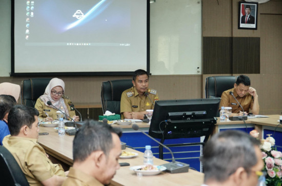 Bupati Kampar Ahmad Yuzar Pimpin Langsung Rapat Staf Terkait Program Strategis. 