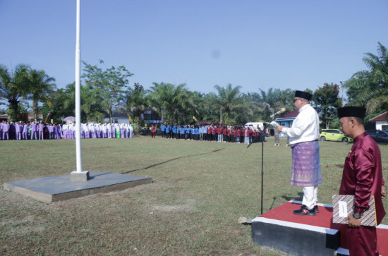 21 Kecamatan Se Kabupaten Kampar Laksanakan Upacara Peringatan Hari Jadi Ke-68 Provinsi Riau.