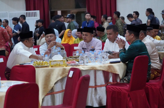 Bupati Kampar Hadiri Acara Silahturahmi Dalam Rangka Memeriahkan Peringatan Hari Jadi Ke-68 Provinsi Riau Tahun 2025.