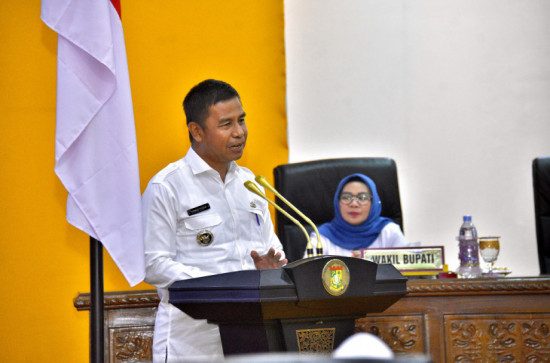 Bupati Kampar Sampaikan LKPJ T.A 2024 Dihadapan Anggota DPRD Kampar. 